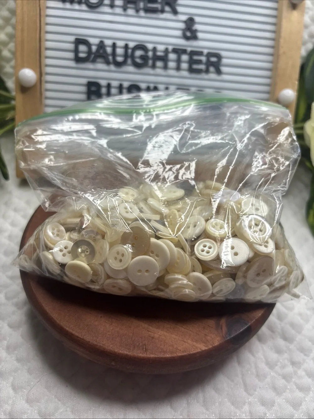 Bag of Mixed Buttons! #4. 0722